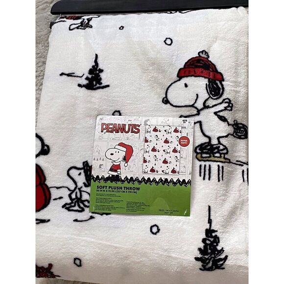 Peanuts Snoopy Woodstock Puffer Jacket Puffy Coat Soft Throw Blanket 50 X 70” - Picture 12 of 16